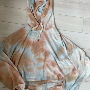 Urban outfitters out from under tie dye set